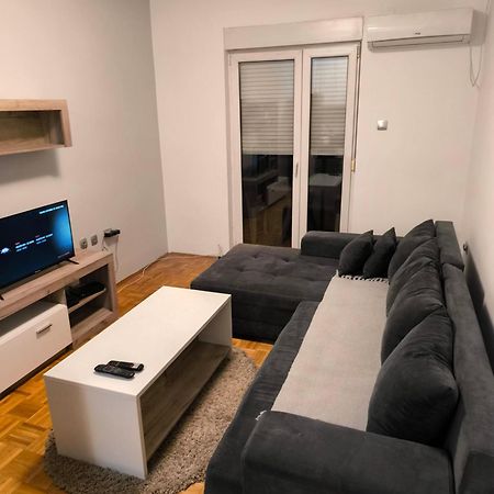 Apartamento Oaza Mira + Free Parking Novi Sad Exterior foto