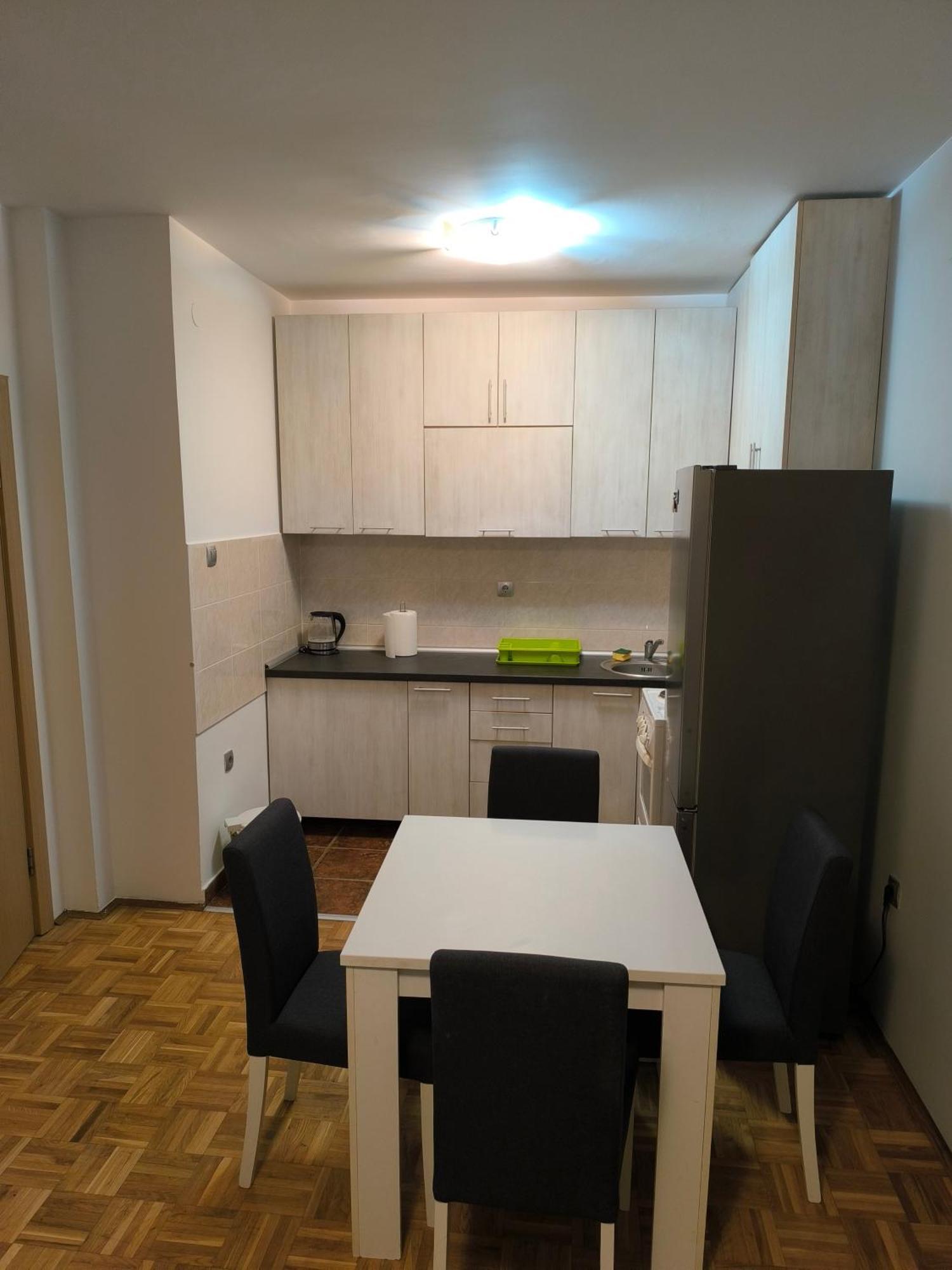 Apartamento Oaza Mira + Free Parking Novi Sad Exterior foto